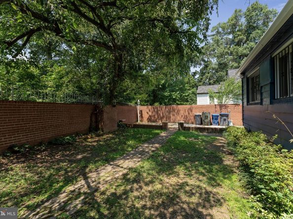 2712 S Dakota Avenue NE, Washington DC 20018