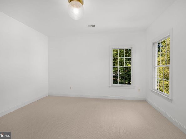 9434 Vernon Drive, Great Falls VA 22066