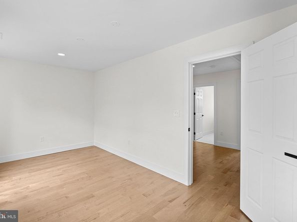 1805 S Pollard Street, Arlington VA 22204