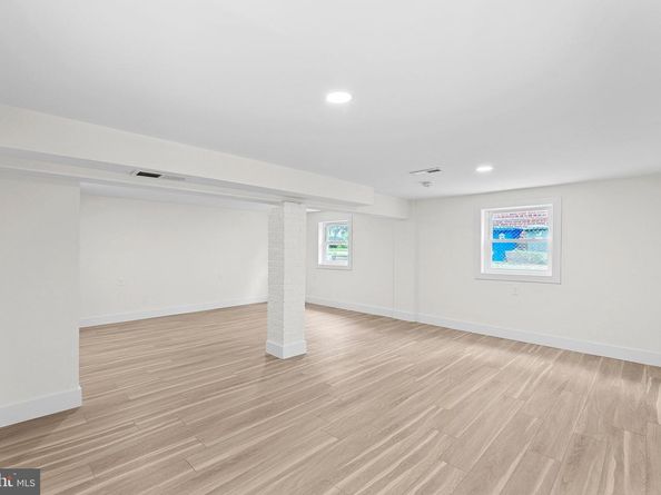 1805 S Pollard Street, Arlington VA 22204