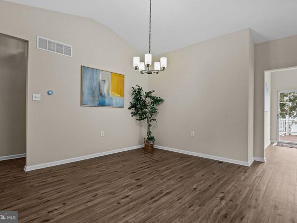 9 Blue Flax Lane, Langhorne PA 19047