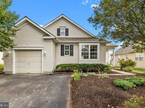 9 Blue Flax Lane, Langhorne PA 19047