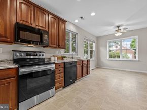 9 Blue Flax Lane, Langhorne PA 19047