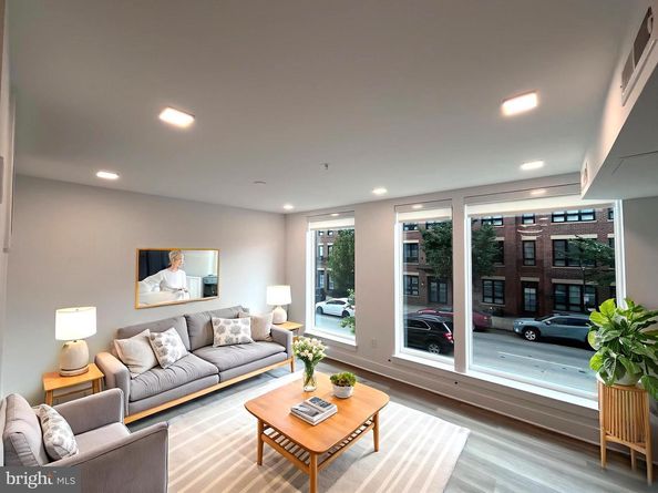 701 N Henry Street 204, Alexandria VA 22314