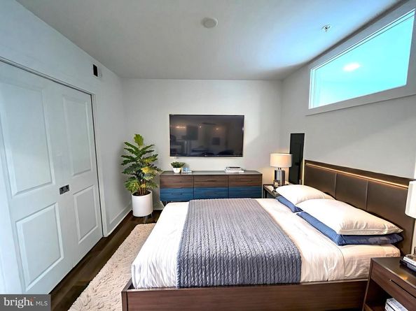 701 N Henry Street 204, Alexandria VA 22314