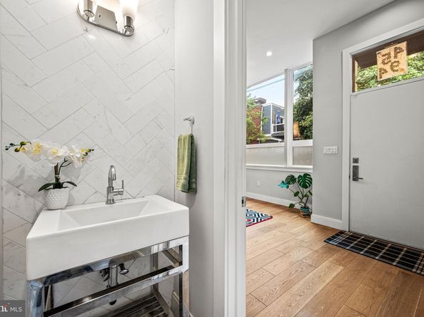 4594 Silverwood Street, Philadelphia PA 19127