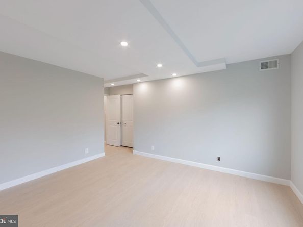 205 Yoakum Parkway 516, Alexandria VA 22304