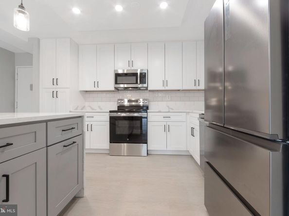 205 Yoakum Parkway 516, Alexandria VA 22304