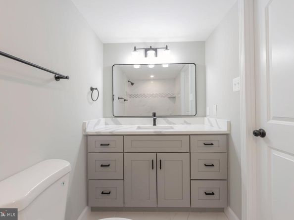 205 Yoakum Parkway 516, Alexandria VA 22304