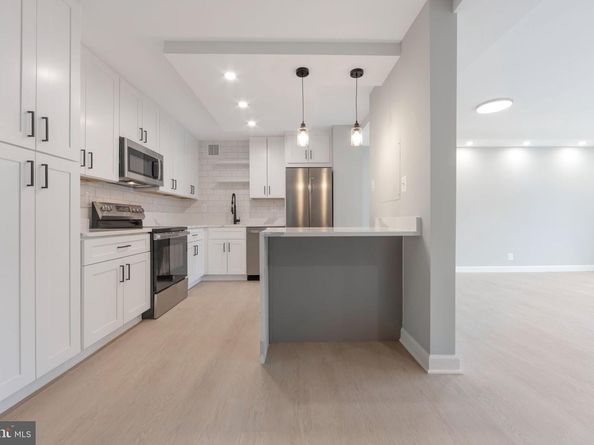 205 Yoakum Parkway 516, Alexandria VA 22304