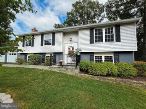229 Applegate Drive, Sterling VA 20164