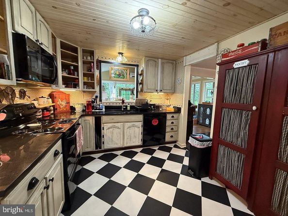 229 Applegate Drive, Sterling VA 20164