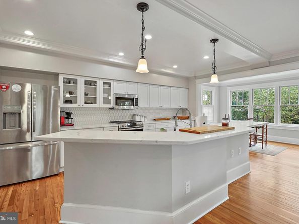 1503 Russell Road, Alexandria VA 22301