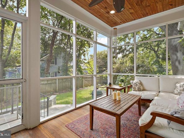 1503 Russell Road, Alexandria VA 22301