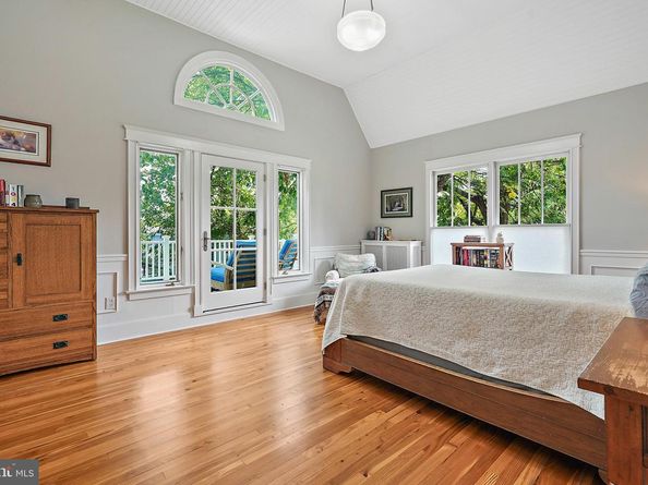 1503 Russell Road, Alexandria VA 22301