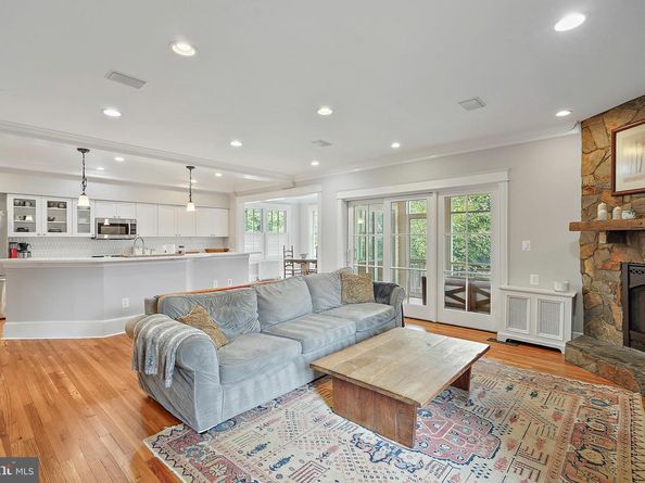 1503 Russell Road, Alexandria VA 22301