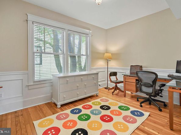 1503 Russell Road, Alexandria VA 22301