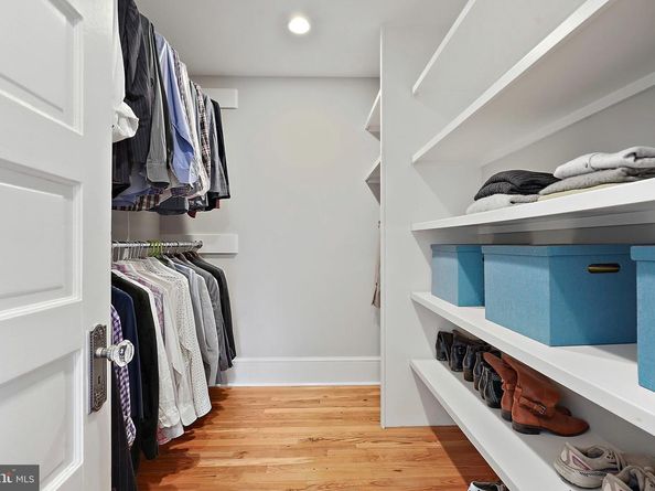 1503 Russell Road, Alexandria VA 22301