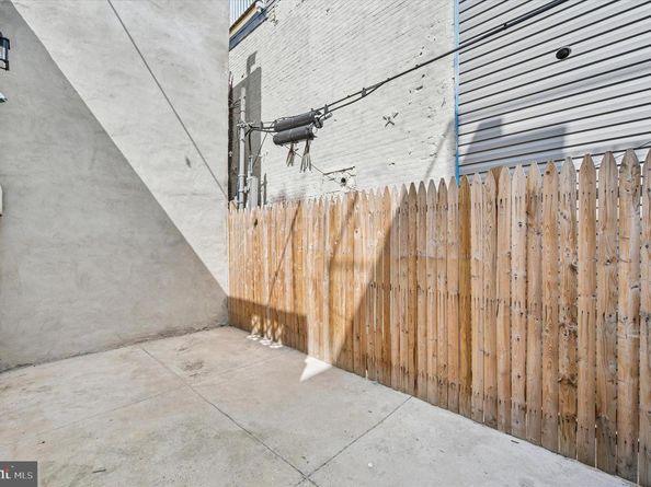 1525 Morris Street, Philadelphia PA 19145