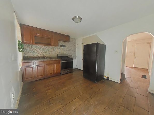63 W Garfield Street, Philadelphia PA 19144