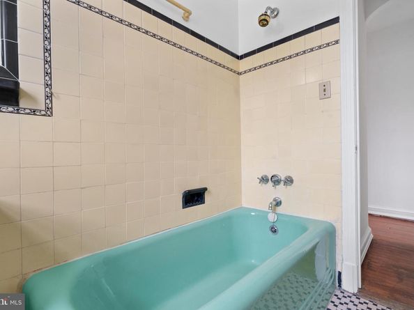 5820 3rd Place NW, Washington DC 20011
