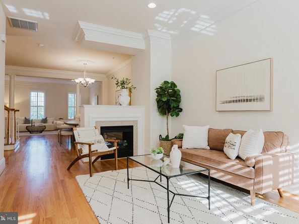1855 Potomac Greens Drive, Alexandria VA 22314