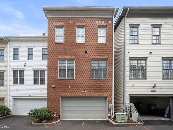 1855 Potomac Greens Drive, Alexandria VA 22314