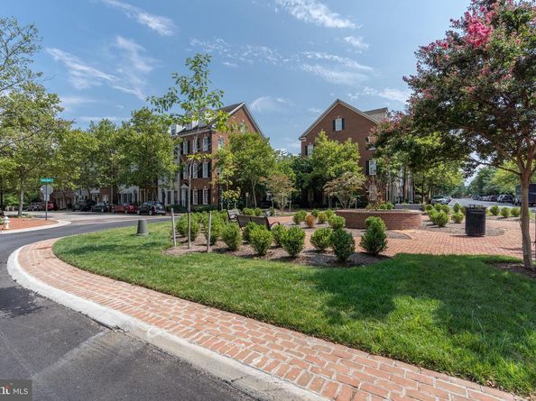 1855 Potomac Greens Drive, Alexandria VA 22314