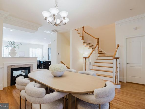 1855 Potomac Greens Drive, Alexandria VA 22314