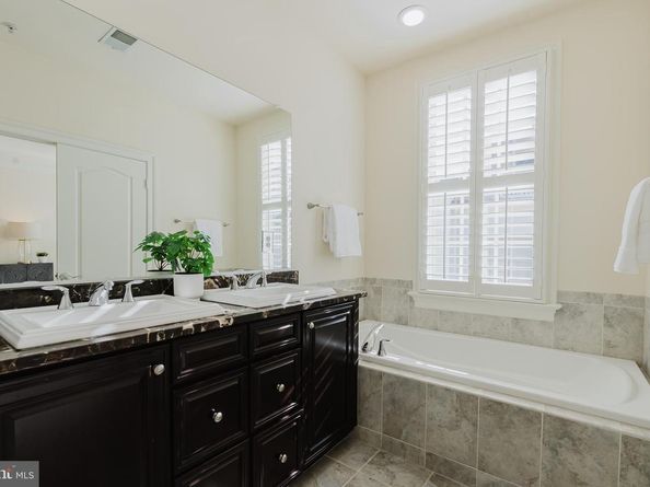 1855 Potomac Greens Drive, Alexandria VA 22314