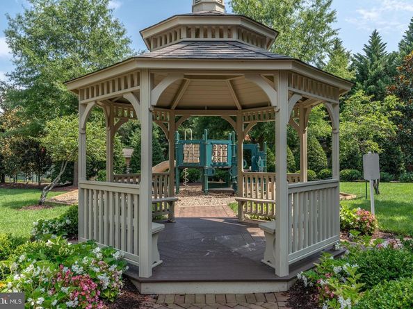 1855 Potomac Greens Drive, Alexandria VA 22314