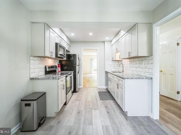 991 Putnam Boulevard 79, Wallingford PA 19086