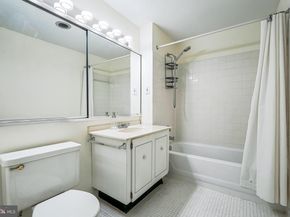 991 Putnam Boulevard 79, Wallingford PA 19086