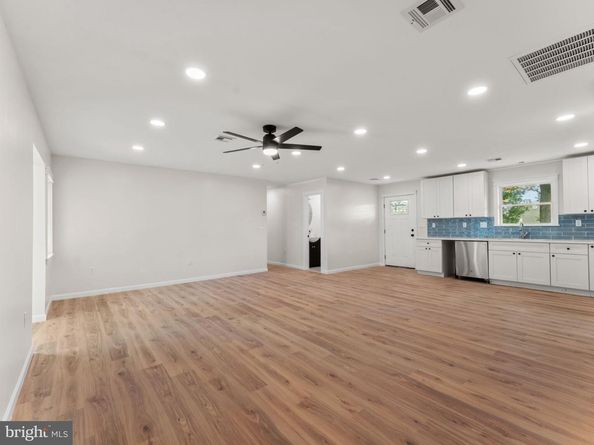 23 Flower Lane, Levittown PA 19055
