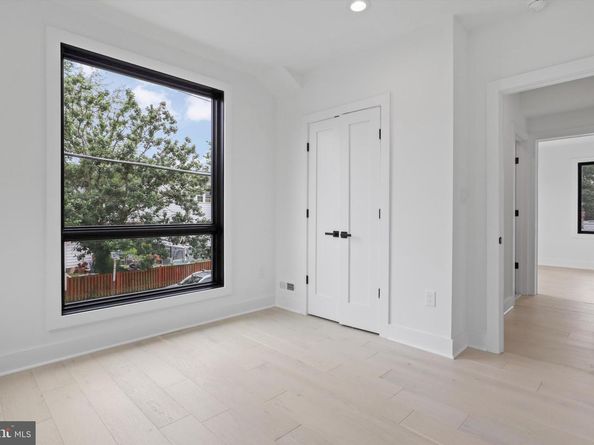 2007 S Joyce Street, Arlington VA 22202