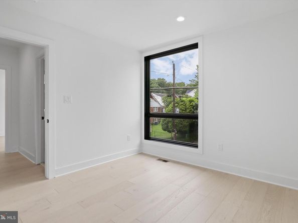 2007 S Joyce Street, Arlington VA 22202