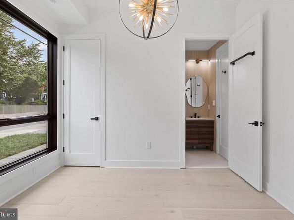 2007 S Joyce Street, Arlington VA 22202