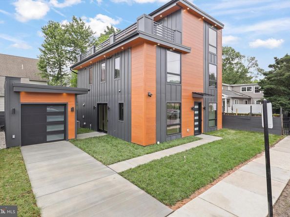 2007 S Joyce Street, Arlington VA 22202