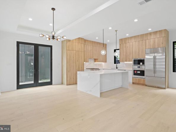 2007 S Joyce Street, Arlington VA 22202
