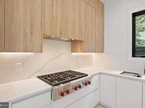 2007 S Joyce Street, Arlington VA 22202