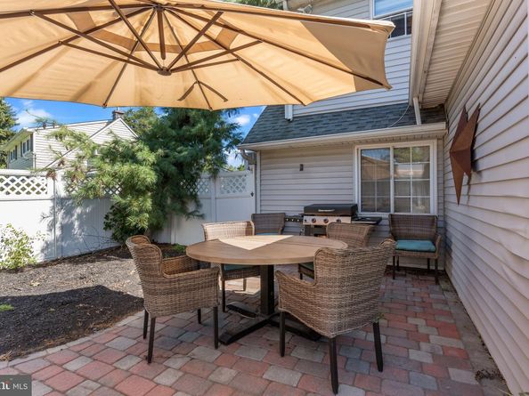 21 Downhill Road, Levittown PA 19056