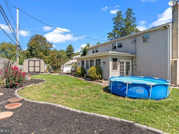 21 Downhill Road, Levittown PA 19056