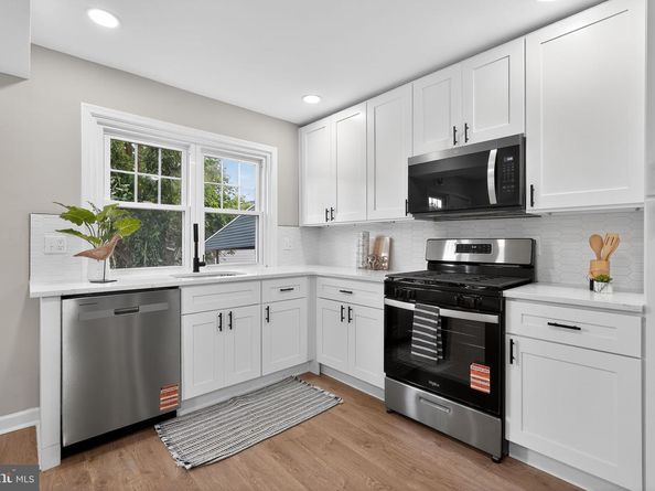 5955 Jannette Street, Philadelphia PA 19128