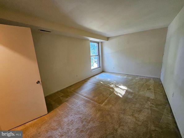 8300 Tobin Road 23, Annandale VA 22003