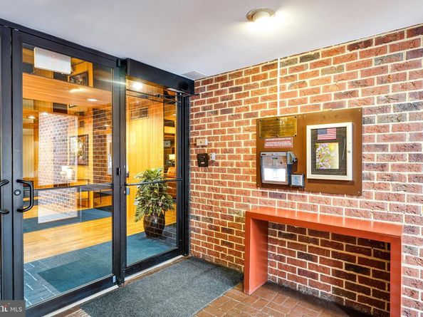 11500 Fairway Drive 402, Reston VA 20190