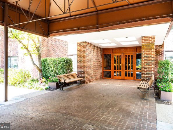 11500 Fairway Drive 402, Reston VA 20190