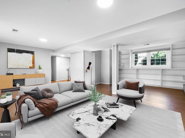 2415 Jackson Parkway, Vienna VA 22180