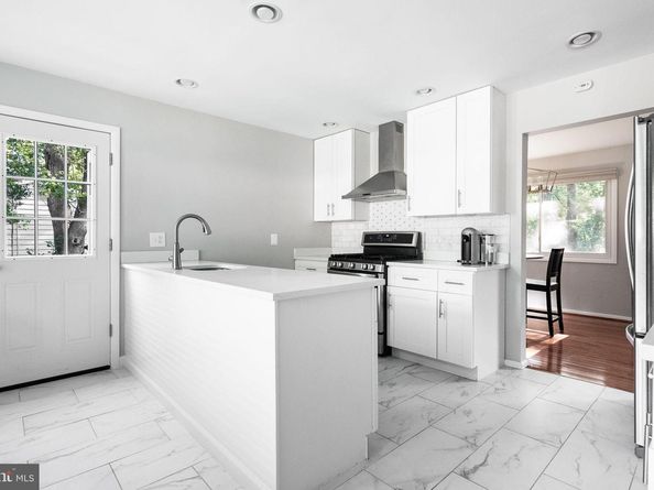 2415 Jackson Parkway, Vienna VA 22180