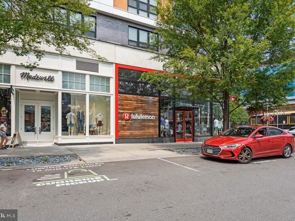 2415 Jackson Parkway, Vienna VA 22180