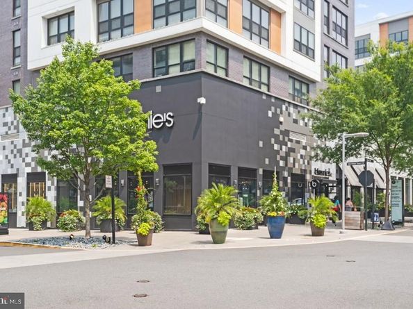 2415 Jackson Parkway, Vienna VA 22180